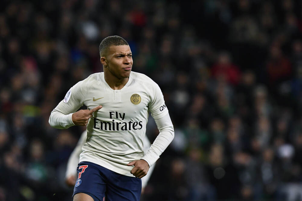 恩佐社媒晒同马雷斯卡拥抱照: 我们赢得了2座奖杯, 我将永生难忘